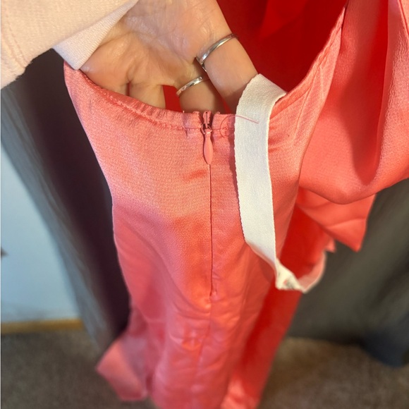 Lucy in the Sky Satin Front Twist Strappy Maxi Dress in Coral Size Large - Picture 5 of 12